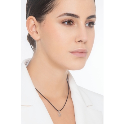 Pendentif avec initiale D Or blanc 18 carats