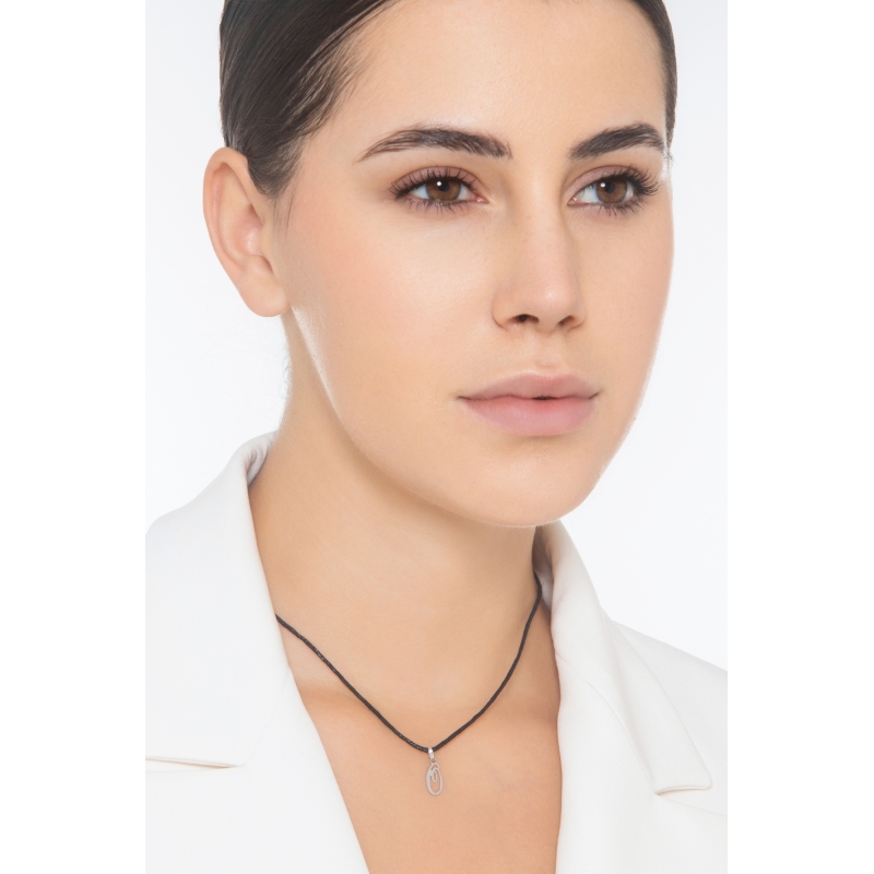 Pendentif avec initiale O en Or blanc 18 carats Pendentif avec initiale O en Or blanc 18 carats