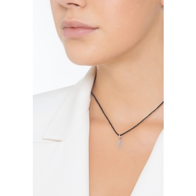Pendentif avec initiale O en Or blanc 18 carats