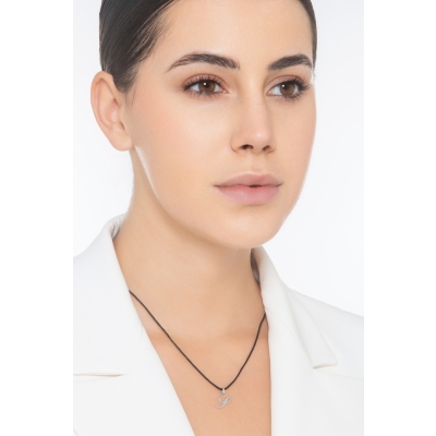 Pendentif avec la lettre S en initiale cursive en or blanc 18k