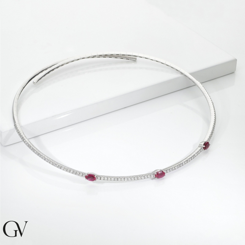 Choker  collier en or blanc avec rubis et diamants