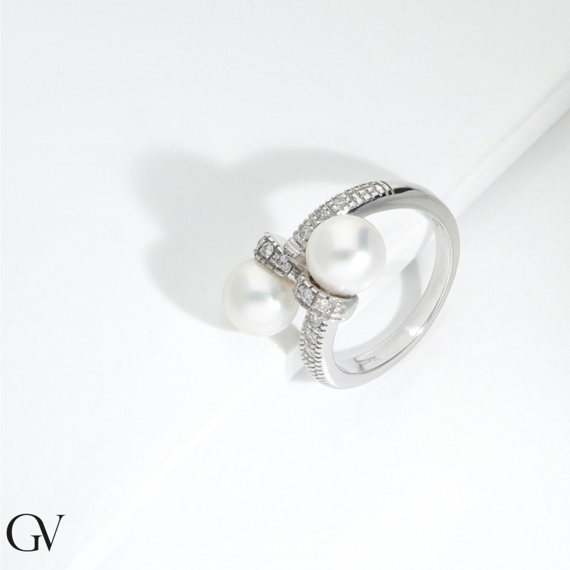 Bague toi et moi avec perles et diamants or blanc 750