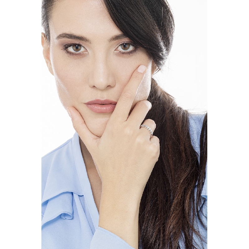 Demi alliance 7 diamants 0.60 ct en or blanc 18k Demi alliance 7 diamants 0.60 ct en or blanc 18k