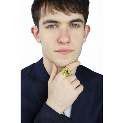 Bague tête de lion en or jaune avec zircons