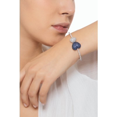 TOI ET MOI Bracelet or blanc avec deux cœurs en saphirs bleus et diamant