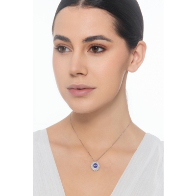  Collier en or blanc 18k avec tanzanite ovale et double halo de diamants
