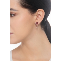 Boucles d’oreilles fleur or rose 18k avec rubis poire et diamants 2