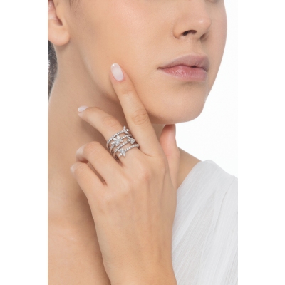 Bague à ressort en spirale avec une navette et diamants