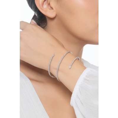 Bracelet semi-rigide à ressort avec rangée de diamants