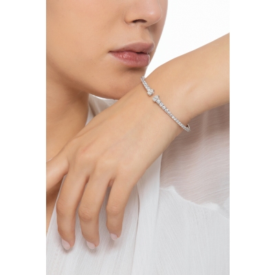 Bracelet rigide en or blanc 18 carats avec diamants en escalier