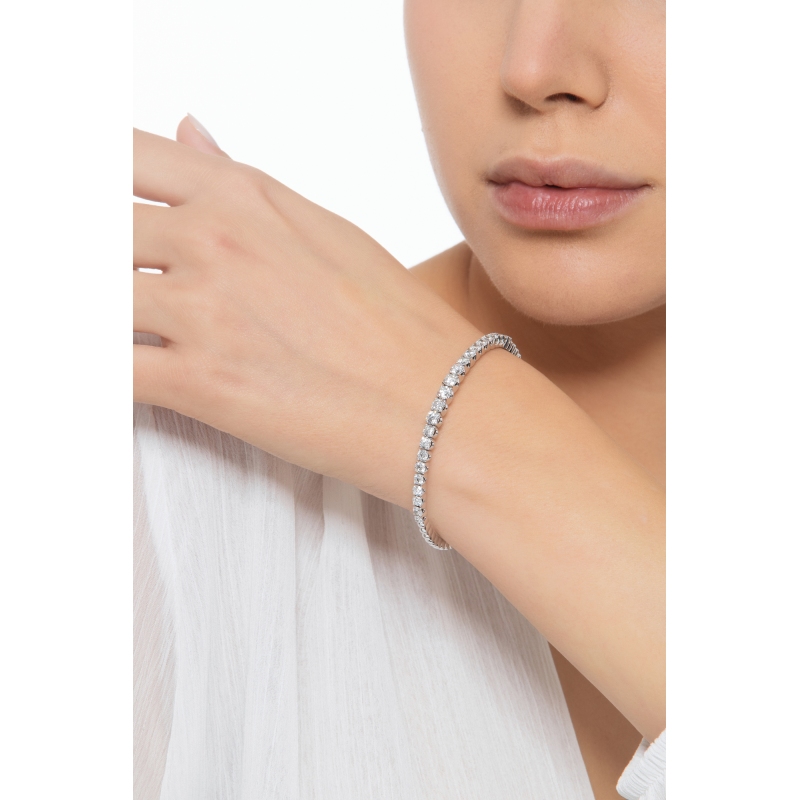Bracelet femme semi-rigide en or blanc 18 ct avec diamants  Bracelet femme semi-rigide en or blanc 18 ct avec diamants