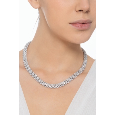 Collier élégant en or blanc 750 avec des diamants