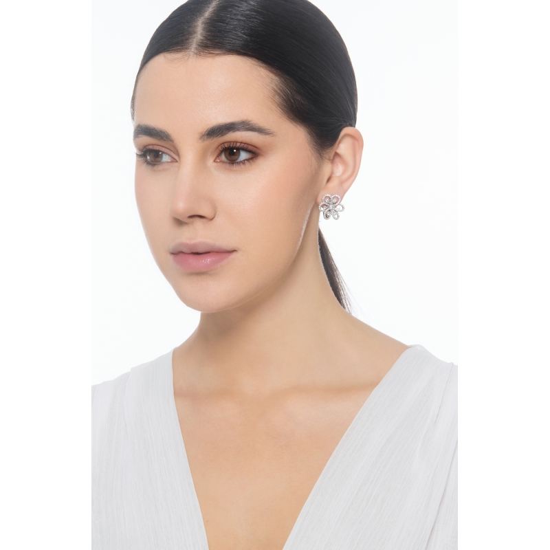 Boucles d’oreilles en forme de fleur en or blanc 18k Boucles d’oreilles en forme de fleur en or blanc 18k