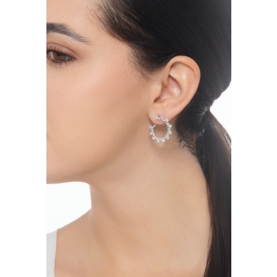 Boucles d'oreilles créoles en or blanc 18k avec diamants
