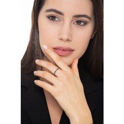 Bague eternity en or blanc 18 carats avec diamants noirs