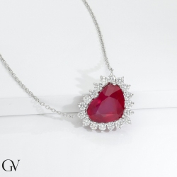 Collier en or blanc 18k avec un rubis cœur 2