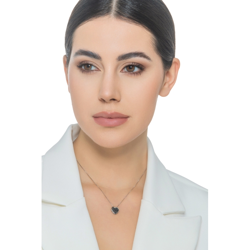 Collier en or blanc 18k cœur pavé diamants noirs
