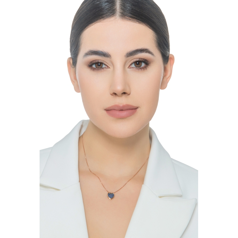 Collier en or rose 18k saphirs bleus Collier en or rose 18k saphirs bleus