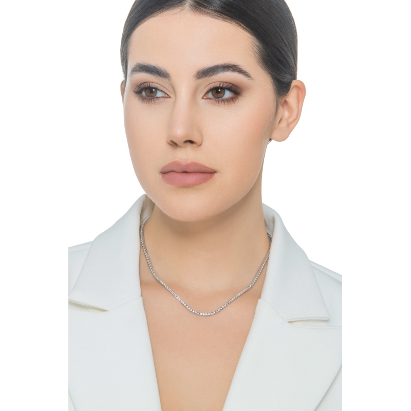 Collier ras-du-cou tennis en or blanc 18k avec diamants Collier ras-du-cou tennis en or blanc 18k avec diamants