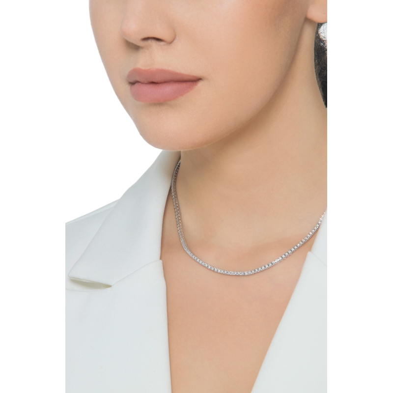 Collier ras-du-cou tennis en or blanc 18k avec diamants Collier ras-du-cou tennis en or blanc 18k avec diamants