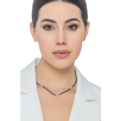 Collier tennis en or blanc 18k avec saphirs bleus et cœurs