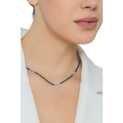 Collier tennis en or blanc 18k avec saphirs bleus et cœurs