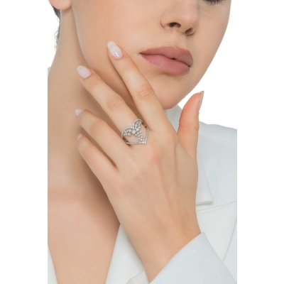 Anneau cœur en or blanc 18k avec diamants