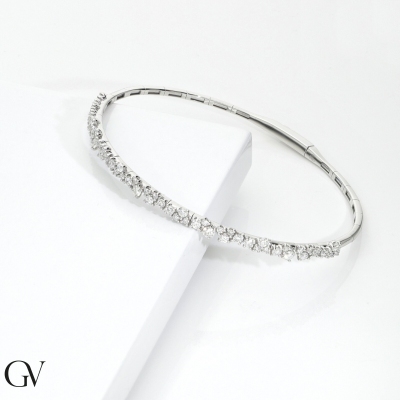 Bracelet en or blanc 18 carats motifs feuilles et diamants