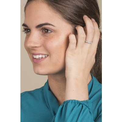 Jonc d'étérnité avec diamants et or blanc 18k