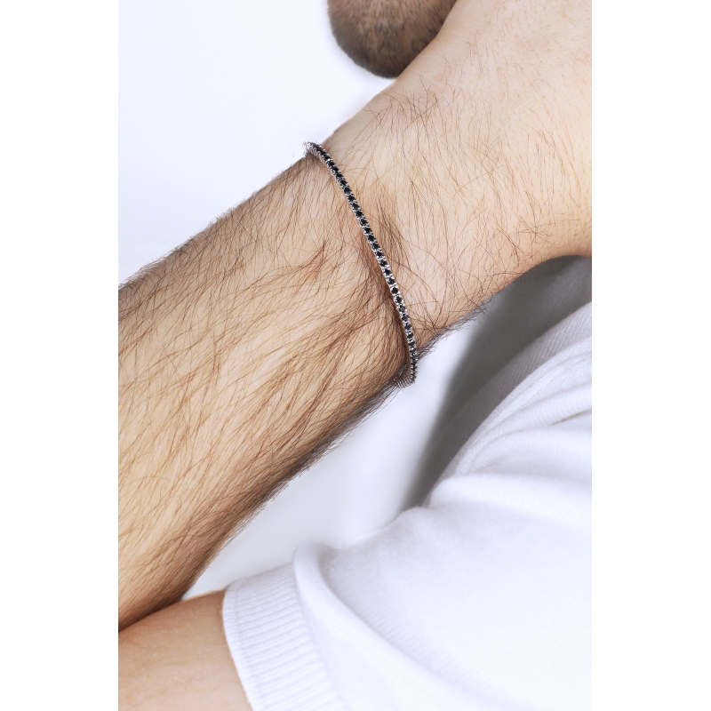 Bracelet tennis en or blanc 750 avec diamants noirs Bracelet tennis en or blanc 750 avec diamants noirs