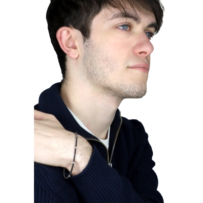 Bracelet tennis en or blanc 18 carats avec diamants noirs et blancs et griffes brunies