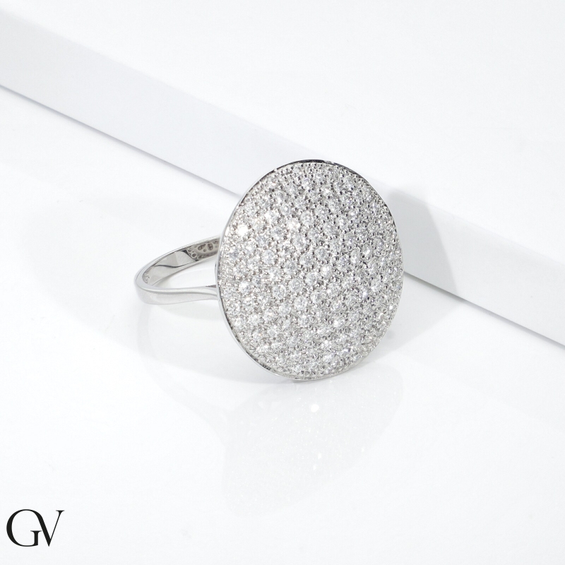 Bague ronde pavé diamants en or blanc 18 carats  Bague ronde pavé diamants en or blanc 18 carats