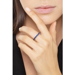 Alliance Rivière en or blanc 18k avec saphir bleu 2