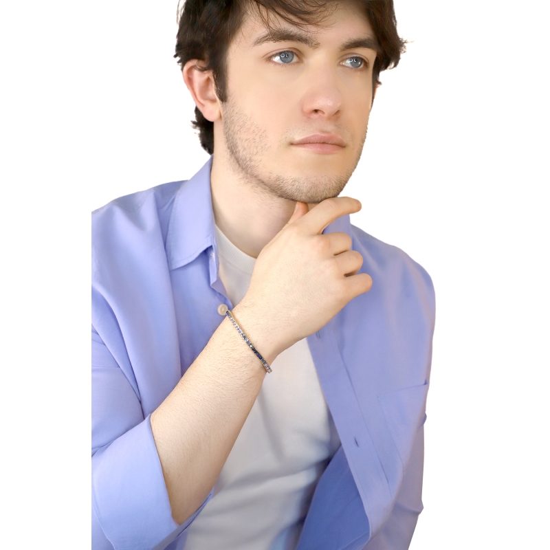 Bracelet tennis en fil d'or rose 18k avec saphirs multicolores bleus  Bracelet tennis en fil d'or rose 18k avec saphirs multicolores bleus