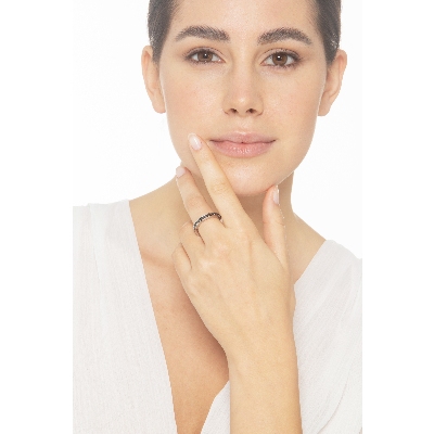 Bague Eternity rail en or blanc 18k avec diamants noirs