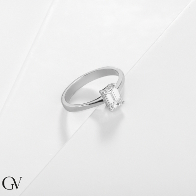 Bague solitaire or blanc 18k diamant central émeraude certifié GIA 1.00 ct