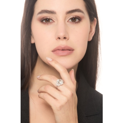 Bague en or blanc 18k avec aigue-marine 