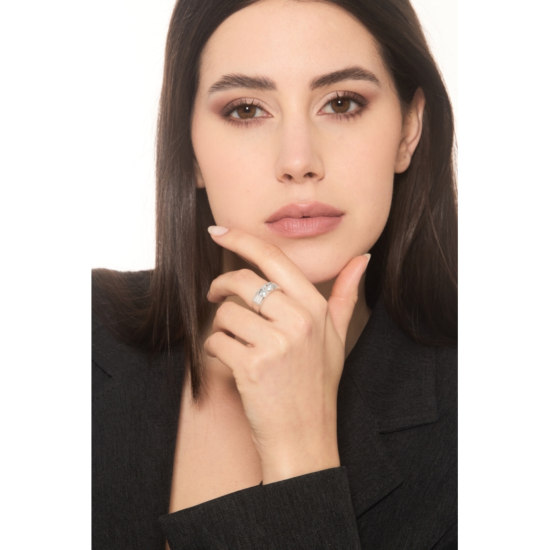 Bague en or blanc 750 avec 3 aigues-marines Bague en or blanc 750 avec 3 aigues-marines