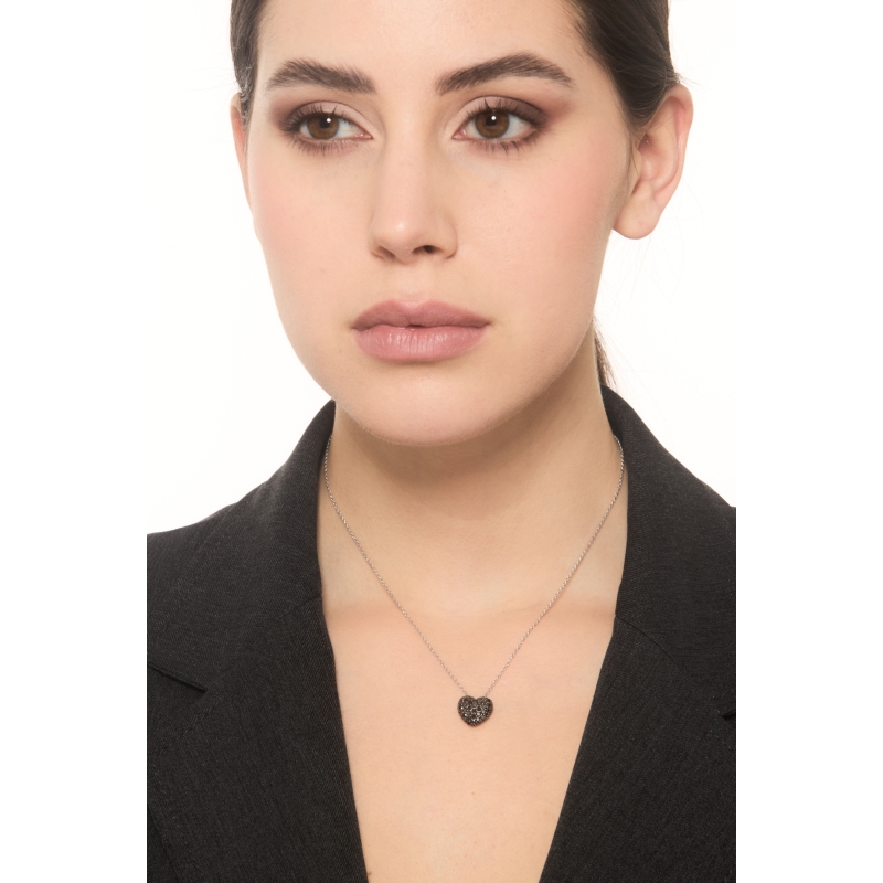 Collier en or blanc 18k pendentif cœur diamants noirs
