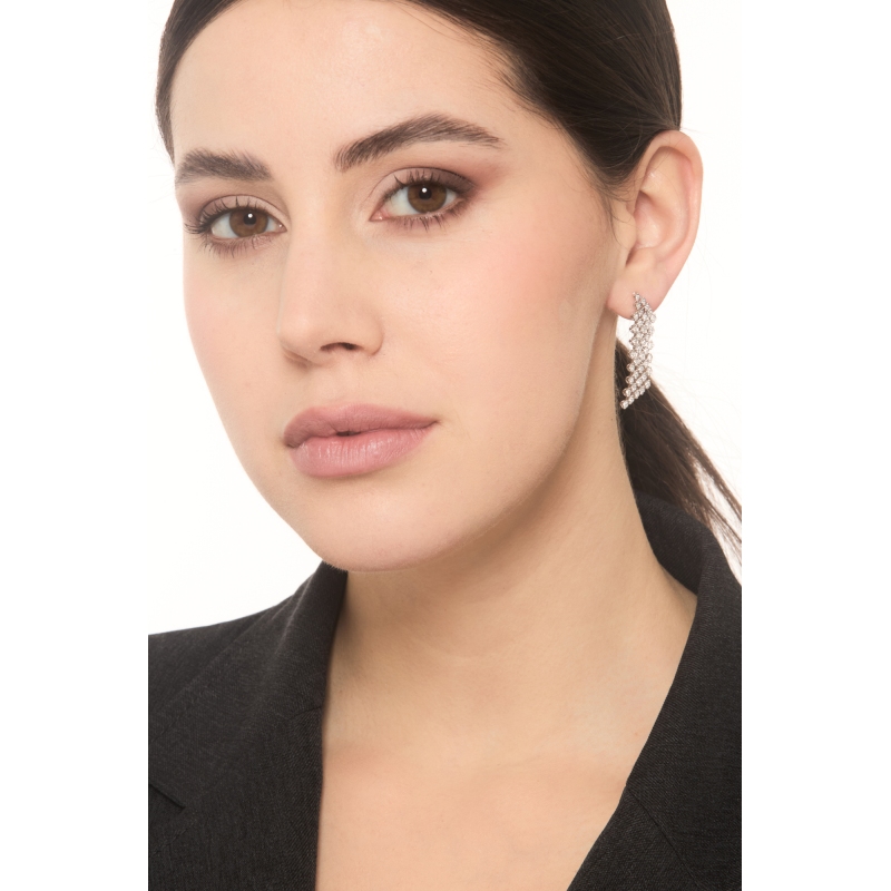 Boucles d'oreilles à maillons souples en or blanc 18k et diamants  Boucles d'oreilles à maillons souples en or blanc 18k et diamants