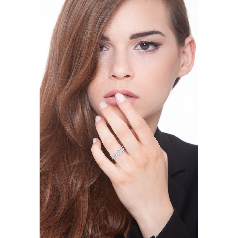 Bague personnalisée AMORE en diamants et or blanc Bague personnalisée AMORE en diamants et or blanc