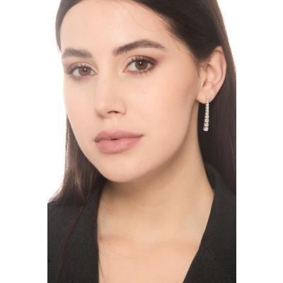 Boucles d’oreilles or blanc 18k à design et diamants 2,54 ct