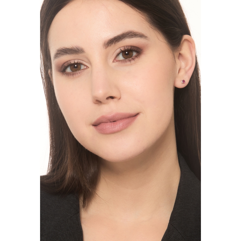 Boucles d'oreilles en or blanc 18 carats et rubis Boucles d'oreilles en or blanc 18 carats et rubis