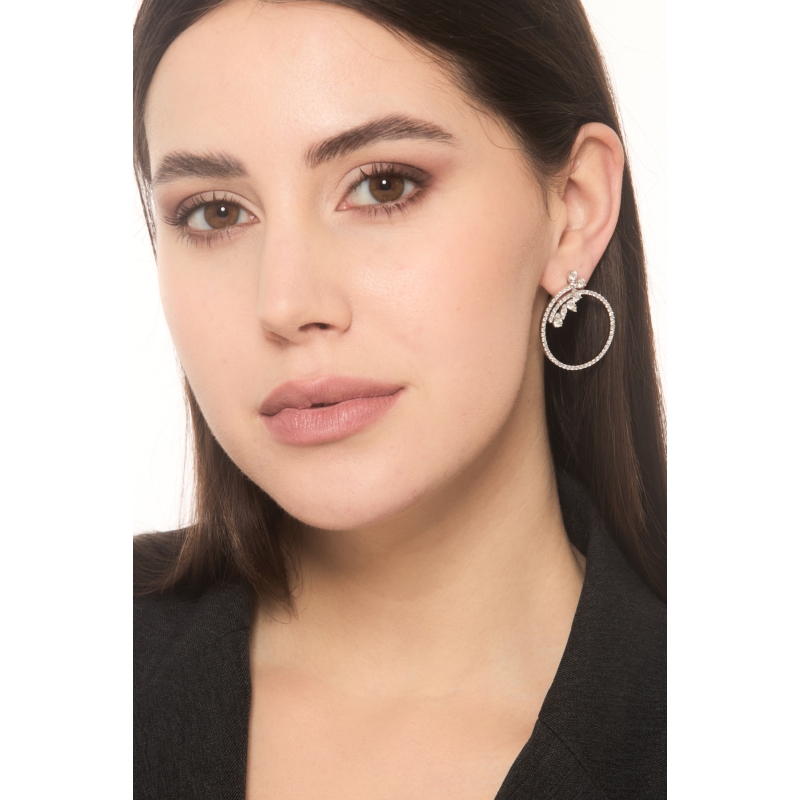 Créoles en Or Blanc 18k avec Diamants Taille Brillante  Créoles en Or Blanc 18k avec Diamants Taille Brillante