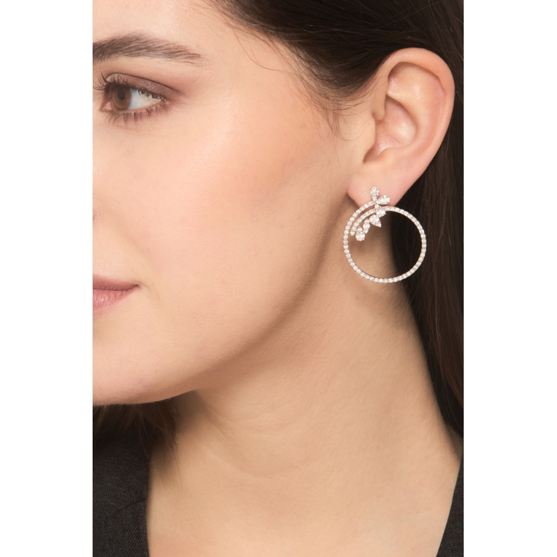 Créoles en Or Blanc 18k avec Diamants Taille Brillante  Créoles en Or Blanc 18k avec Diamants Taille Brillante