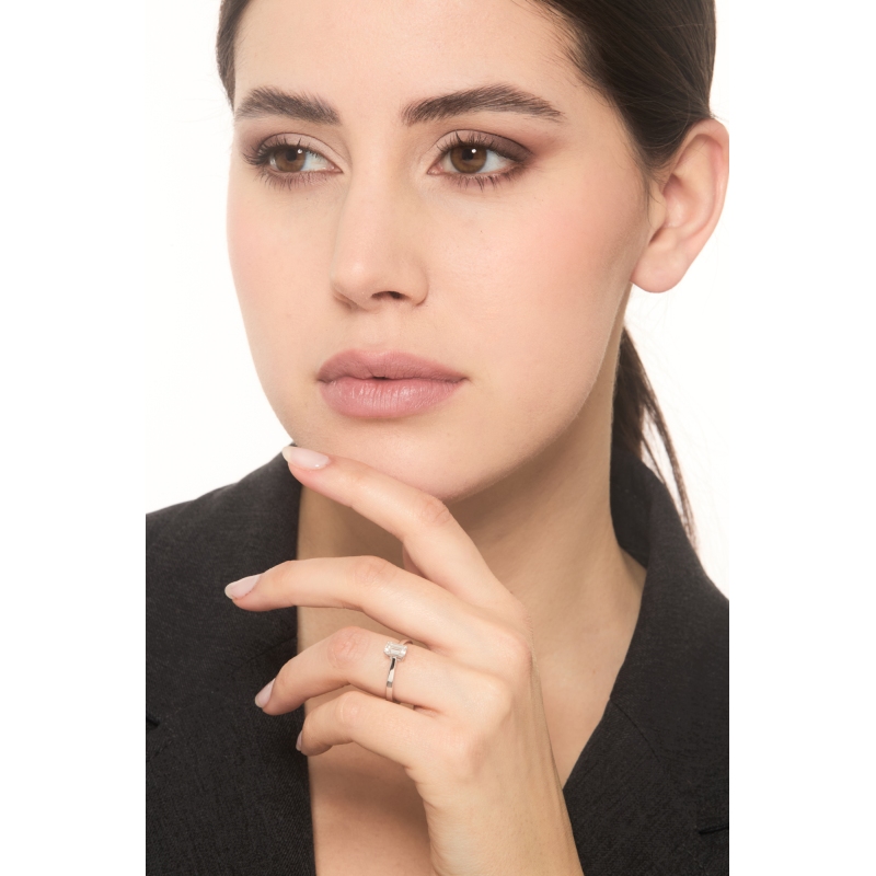 Bague solitaire or blanc 18k avec diamant naturel GIA CT.0.70 Bague solitaire or blanc 18k avec diamant naturel GIA CT.0.70