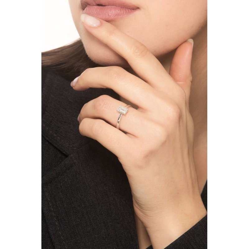 Bague solitaire or blanc 18k diamant central émeraude certifié GIA 1.00 ct Bague solitaire or blanc 18k diamant central émeraude certifié GIA 1.00 ct