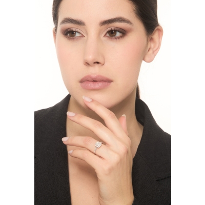 Bague solitaire taille princesse certifié GIA CT.0.70 en or blanc 18k 