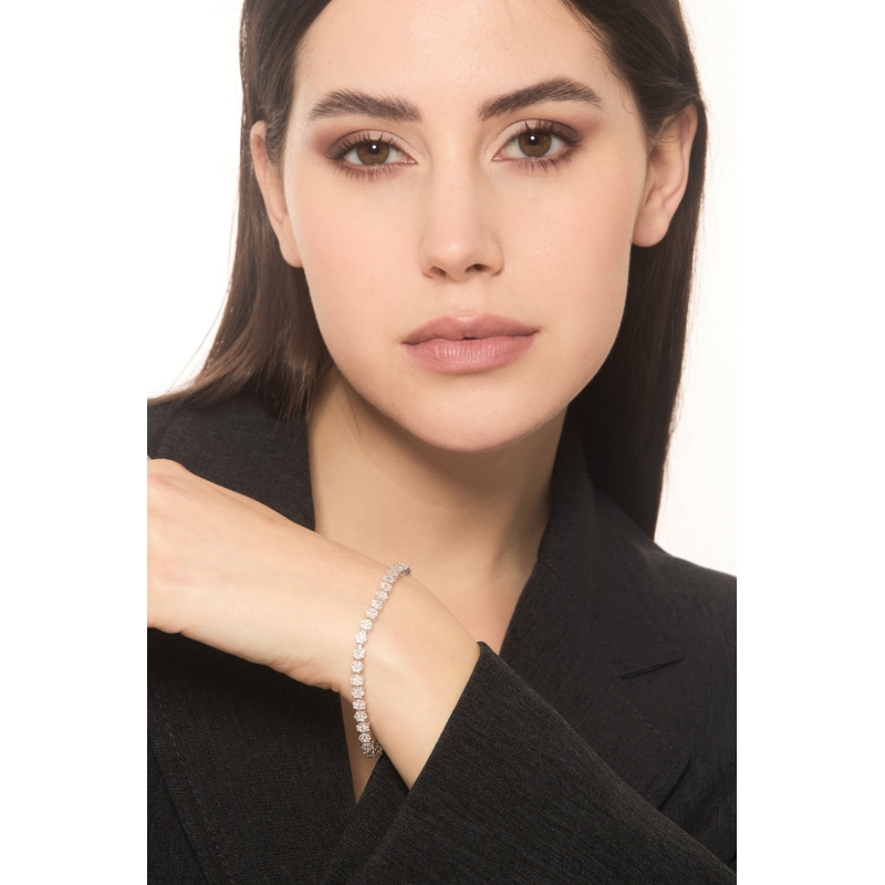 Bracelet Illusion en or blanc 750 serti de diamants Bracelet Illusion en or blanc 750 serti de diamants