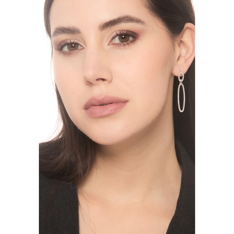 Boucles d'oreilles design avec deux ovales en or blanc 18k diamants  Boucles d'oreilles design avec deux ovales en or blanc 18k diamants
